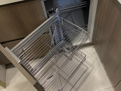 緩衝轉角小怪物